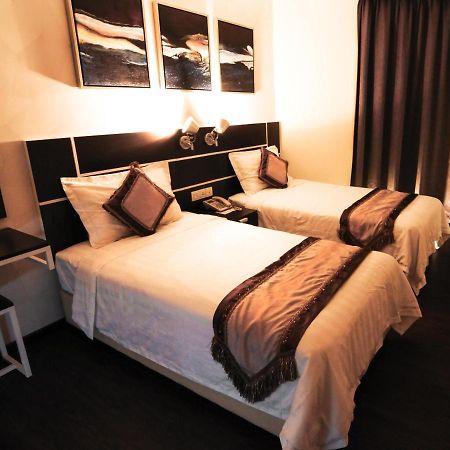 K Garden Hotel Parit Buntar Bagian luar foto