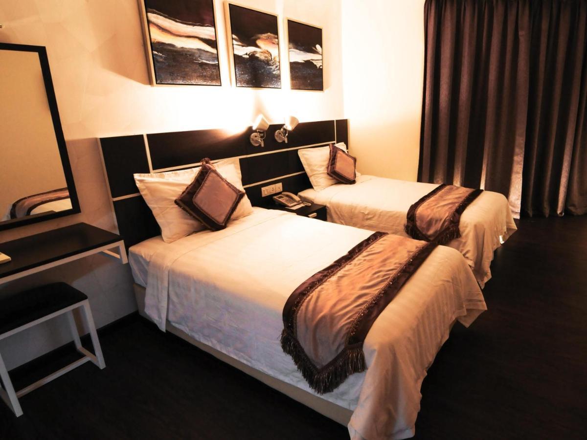 K Garden Hotel Parit Buntar Bagian luar foto