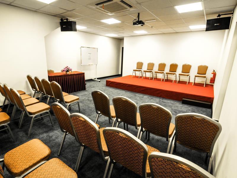 K Garden Hotel Parit Buntar Bagian luar foto