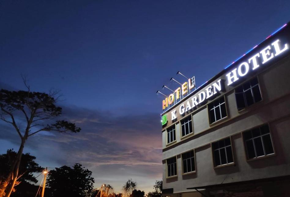 K Garden Hotel Parit Buntar Bagian luar foto